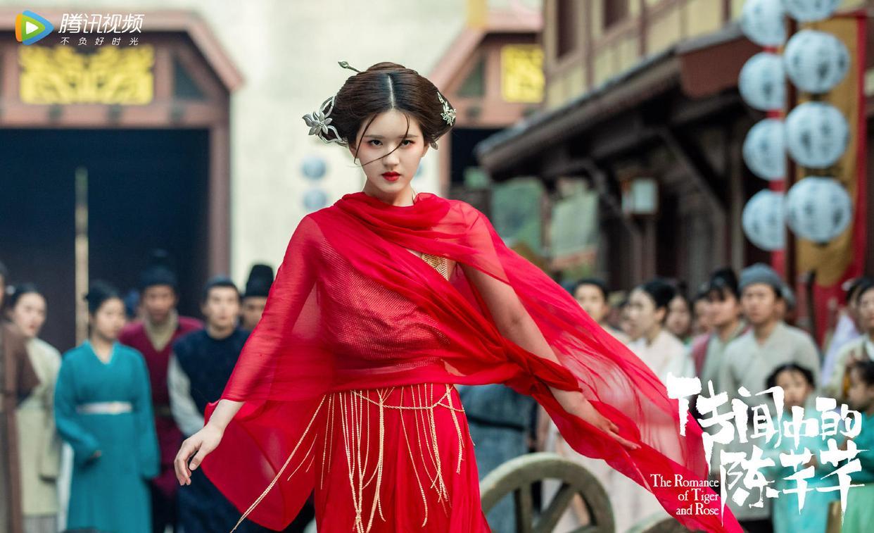 赵露思“掀桌”后需要付出什么代价 业内人士称公司索赔数千万不奇怪